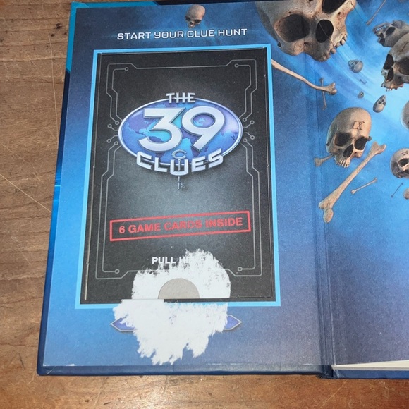 Book ONE The 39 Clues: the maze of bones by Rick Riordan - Picture 5 of 10